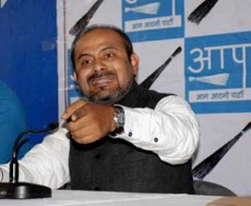 MCD polls: AAP state convenor Dilip Pandey resigns