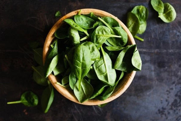 6 amazing ways to use spinach