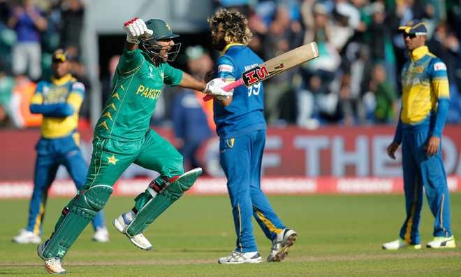 Spirited Sarfraz leads Pak’s victory over Lanka to reach CT semi final