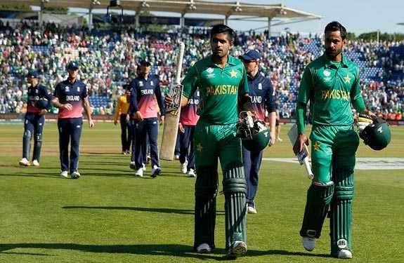 Pakistan squad departs for England tour despite corona pandemic