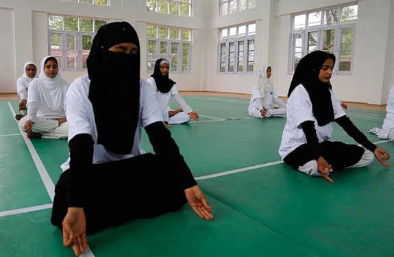 Hundreds, including burqa clad women, celebrate Yoga Day in Kashmir Valley