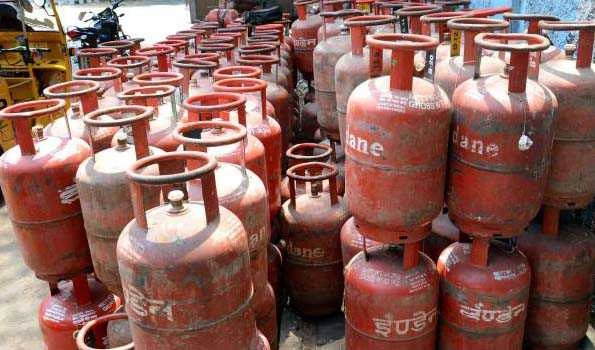 GST makes LPG cylinder costlier by 32 rs