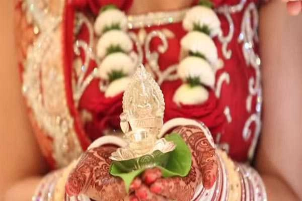 Instead of big fat wedding, this Bride opted to fund girls hostel