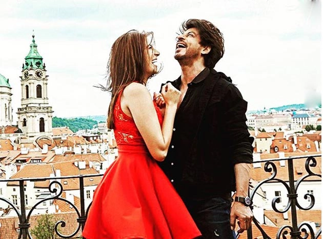 Jab Harry Met Sejal’s opening collection is a question mark on SRK’s stardom