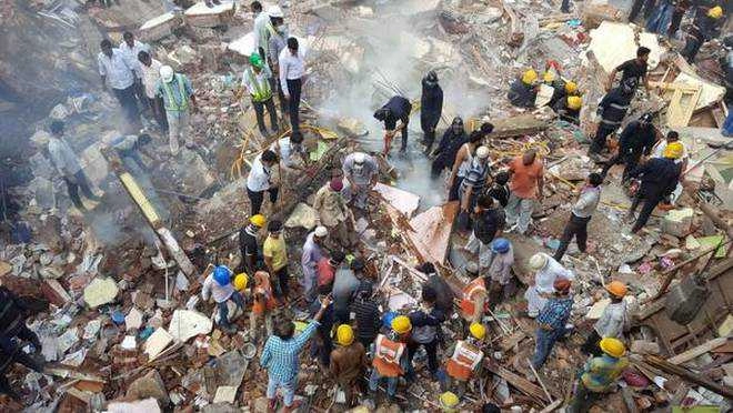 Ten killed in Mumbai building collapse