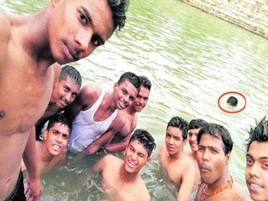 Student drowned as his friends were busy taking selfies!