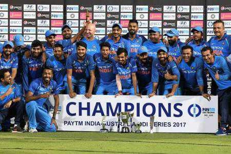 5th ODI: India beat Australia by 7 wickets; clinch series 4-1