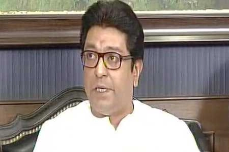 Evict hawkers from foot over bridge within 15 days: Raj Thackeray