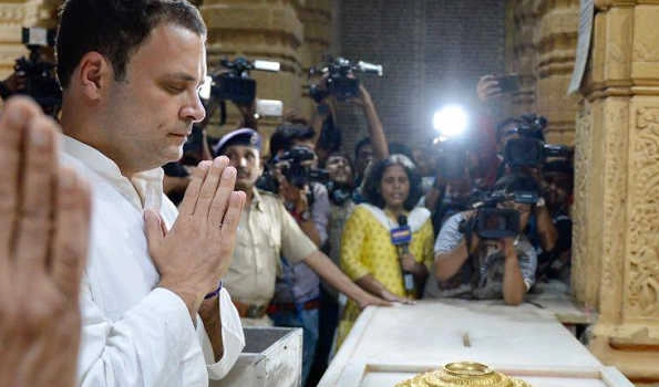 Rahul offers prayer at Somnath temple, PM takes dig