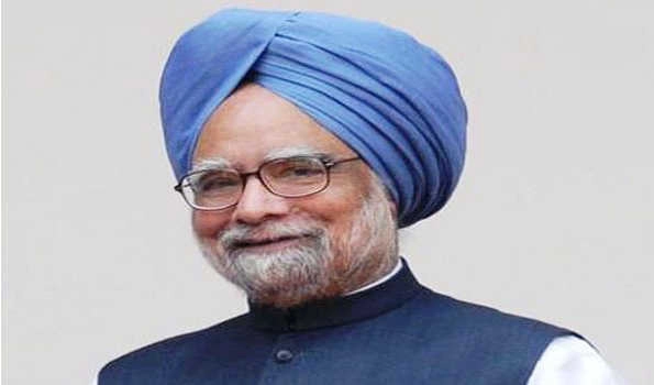 Manmohan Singh feels Rahul will revive congress glory