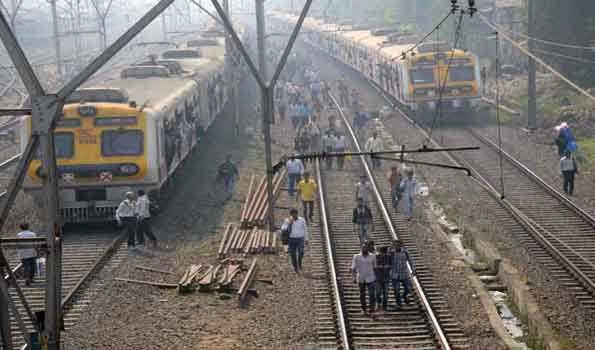 Power grid failure leaves Mumbai in dark, local trains halts
