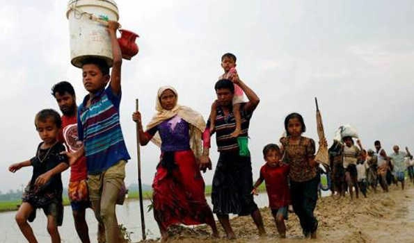 Bangladesh rescues 400 Rohingya refugees stuck at sea