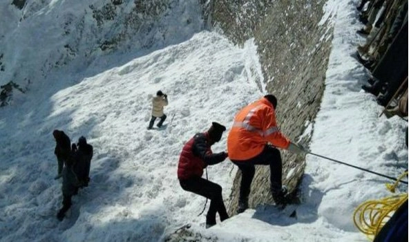 No trace of 3 people missing after snow avalanche, rescue operation continues