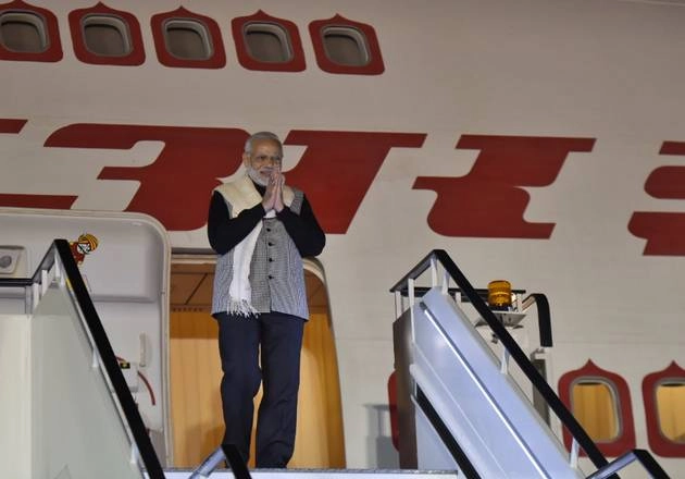 PM arrives in London to attend CHOGM meeting