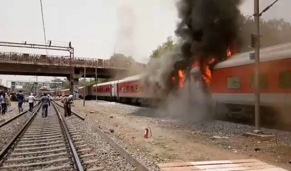 Fire in Andhra Pradesh SF Exp near Gwalior, no casualty