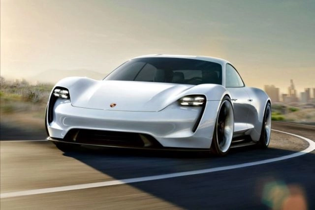 Porsche splits with Volkswagen and lists on the stock market