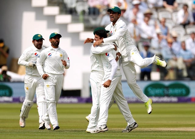 Pakistan crush England by 9 wickets in Lord's test