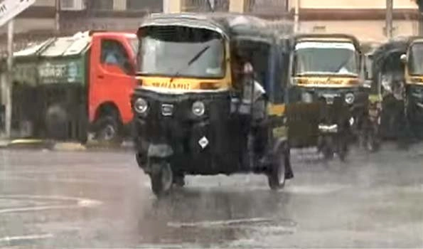 Heavy rain lashes Mumbai; train operations hit, many flights delayed