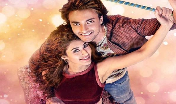 Bollywood celebrities give thumbs up to 'Loveratri' teaser