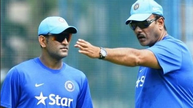 Shastri quashes Dhoni’s retirement rumors, reveals why he took the ball from umpire