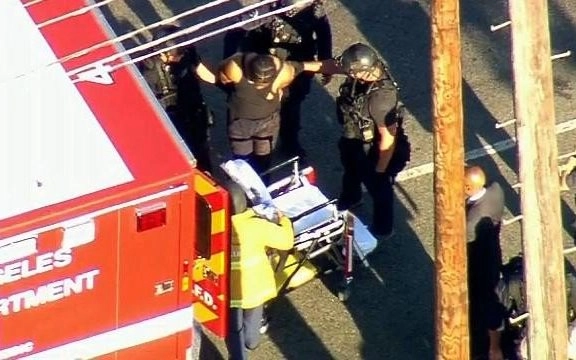 LA store hostage standoff ends, gunman arrested
