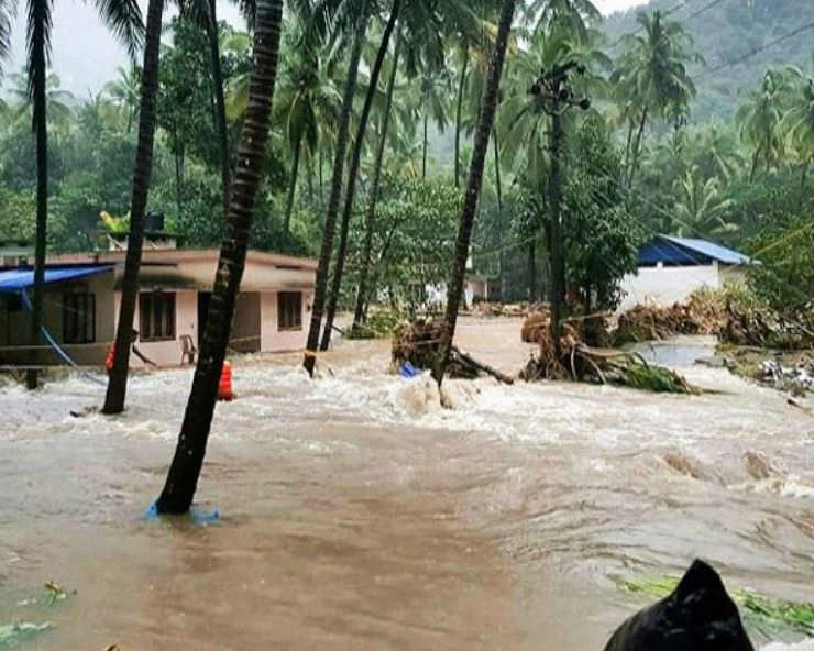 Tamil nadu and Telangana assist flood-hit Kerala