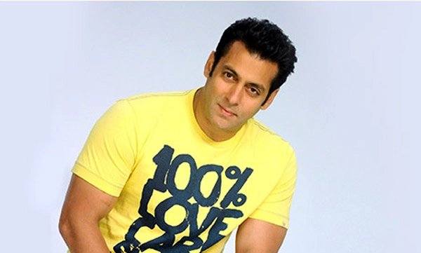 Salman shares fitness video in response to challenge by Kiren Rijiju