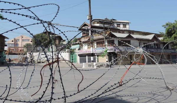 Article 35-A: Curfew-like restrictions remain imposed for day 2 in parts of Srinagar