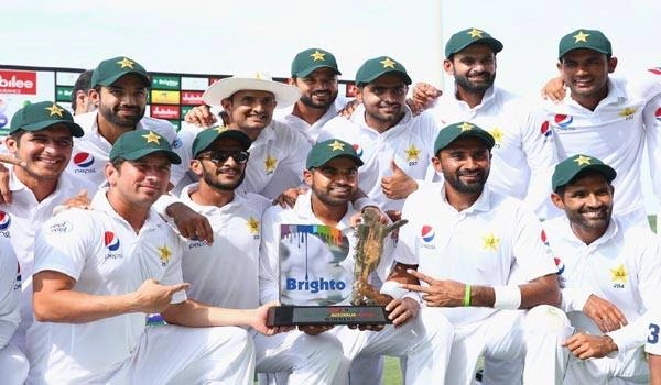 Pakistan whitewashes Zimbabwe in test series by 2-0