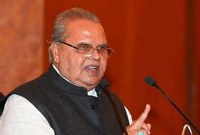 J-K Governor talks “threat of transfer” after ‘Centre wants Lone govt’ comment