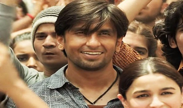 ‘Gully Boy’: Raging anthem ‘Apna Time Aayega’ song out now (Video)