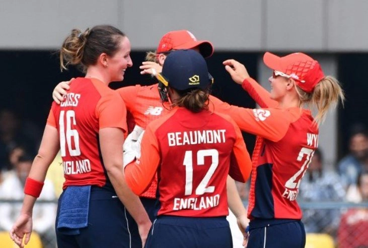 England wins second T20 by 5 wickets; attains unassailable lead