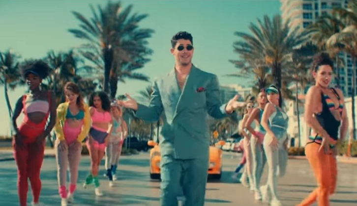 Priyanka Chopra makes Nick Jonas groove to Govinda’s new mash-up. Watch video