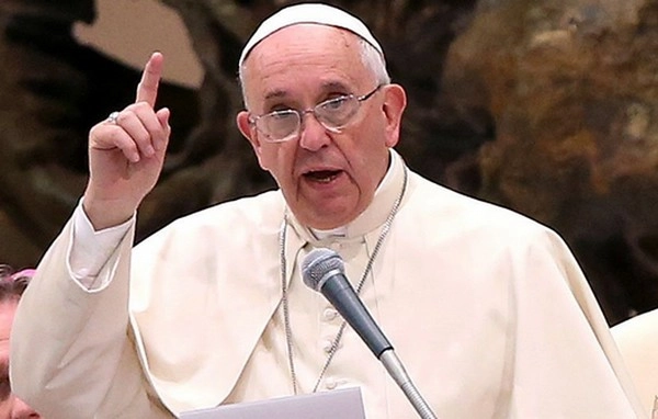 Pope Francis lauds 'brave' Ukrainians, but says war was 'perhaps in some way provoked'