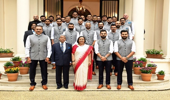 Indian cricket team visits High Commissioner's residence in London