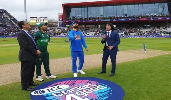 Pakistan win toss, opt to bowl against India