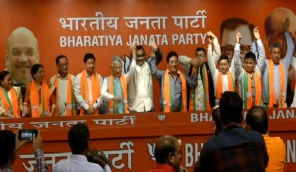 Saffron party close to make govt in Sikkim after 10 out of 13 SDF MLAs join BJP