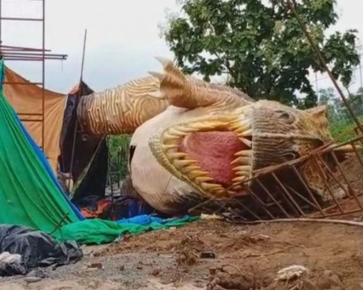 Under construction 30-feet dinosaur replica close to Statue of Unity collapses (Video)