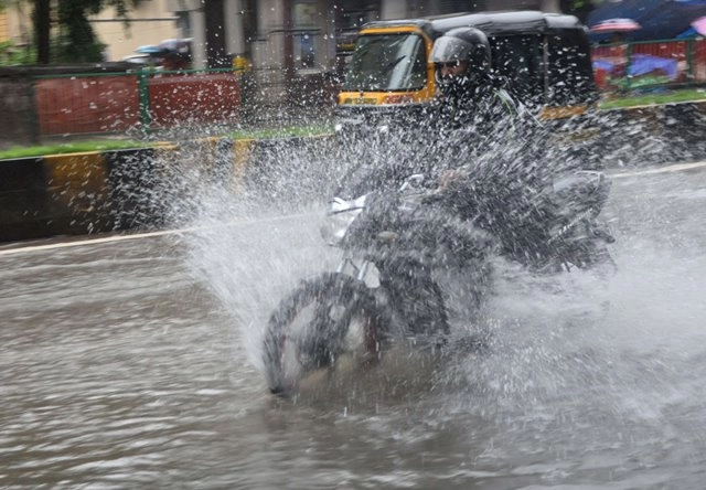 Heavy rain lashes out in Delhi results in waterlogging, IMD issues alert