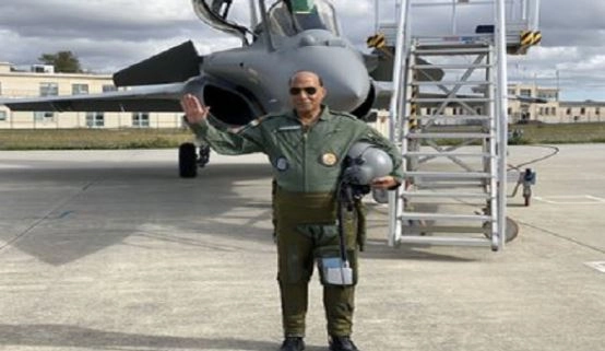 Rajnath becomes first Indian Min to fly in Rafale fighter jet