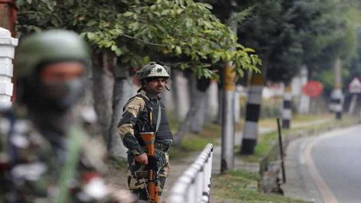 Seven civilians injured in grenade attack in Srinagar