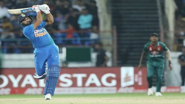 Rohit powers India to series-levelling 8 wicket victory over Bangladesh in 2nd T20