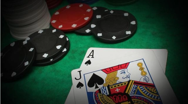 Is Online Blackjack Better than Land Blackjack?