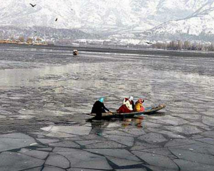 Famed Dal Lake, taps frozen in Srinagar