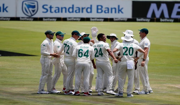 15 wickets fall in the day as South Africa takes control against England