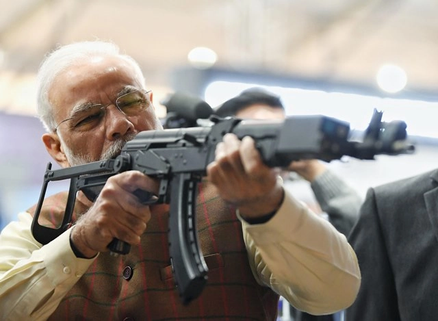 India seeks shift from buying weapons to exporting them