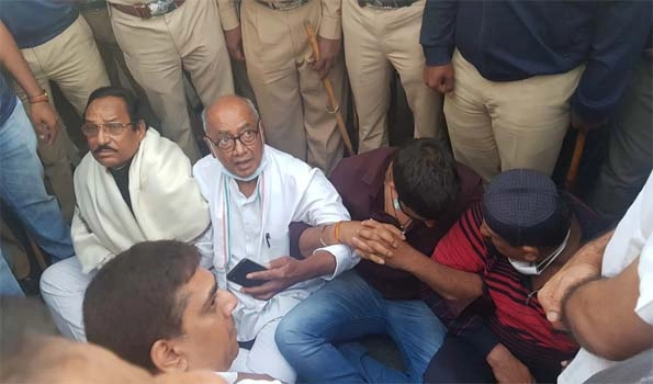 Congress leader Digvijay Singh arrested for staging Dharna in Bengaluru
