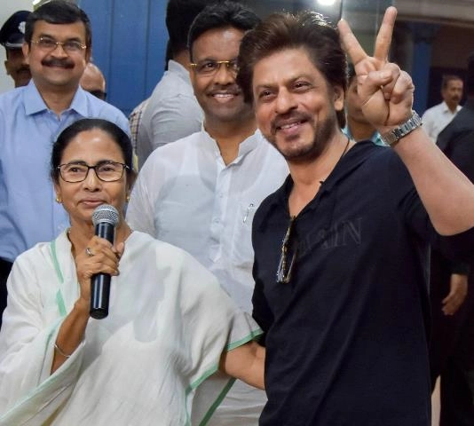 Shahrukh and Gauri come in support of Kolkata and the people affected by Amphan