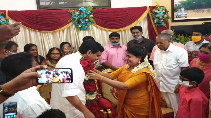 Kerala CM's daughter Veena marries DYFI National Prez Muhammad Riyas
