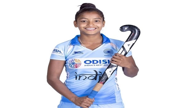 Daughter of Vegetable vendor making India proud with hockey stick